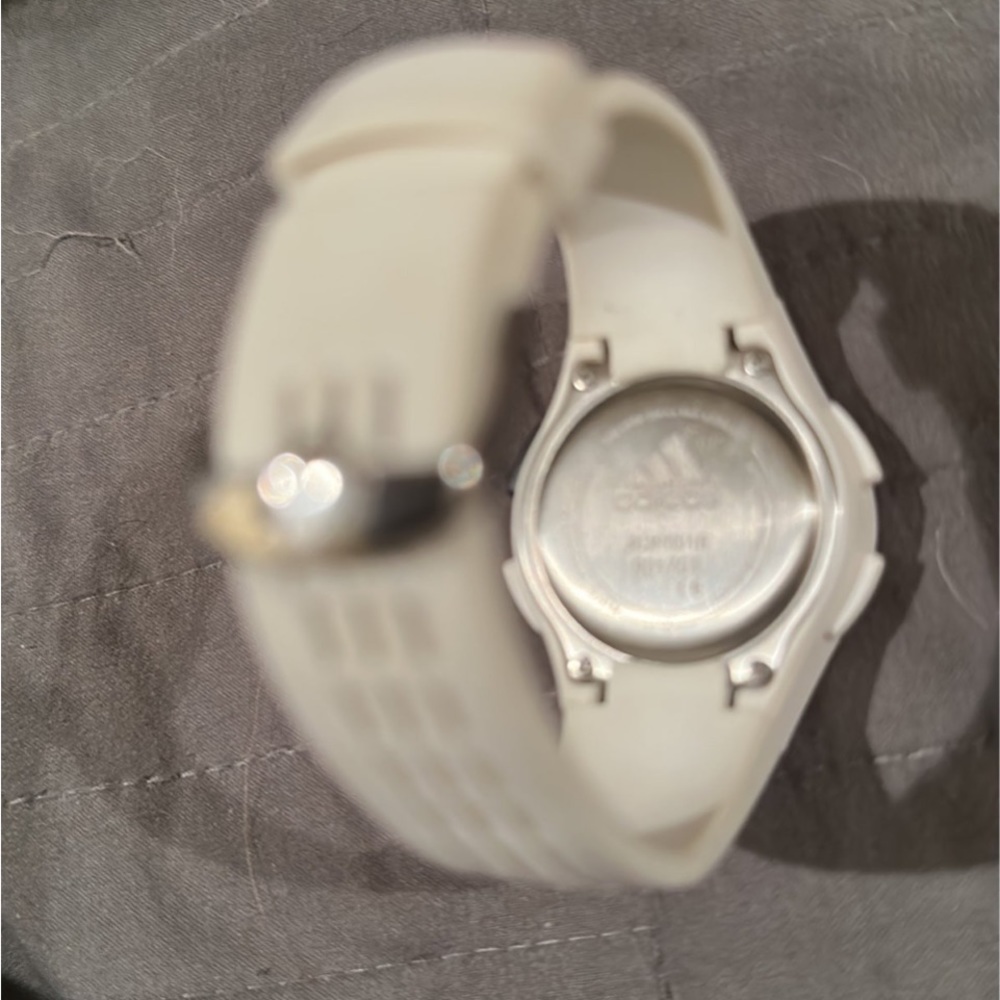 Adidas Watch needs battery - Picture 2 of 5
